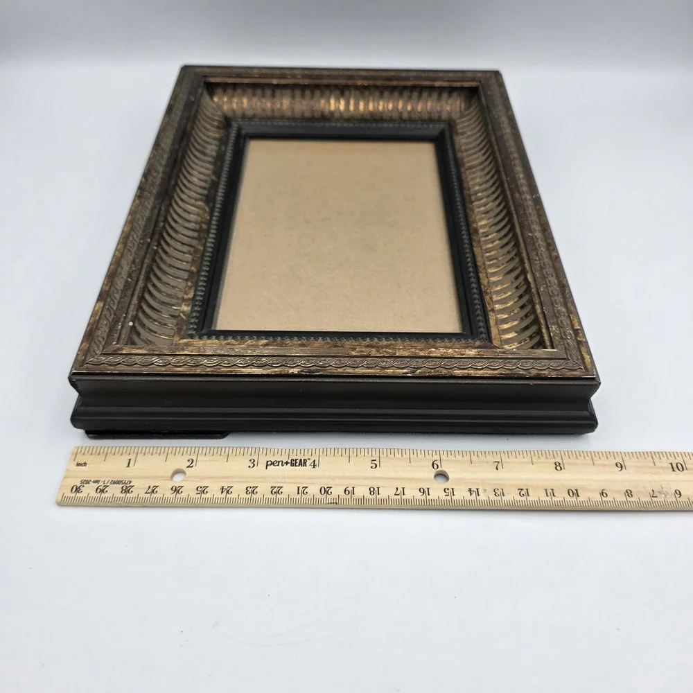 Bronze K3Z14-57 Antique Style Picture Frame   10.75